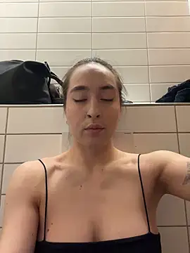 Holly_Play Obrolan Langsung XXX