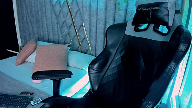 NicolaiKarav Adlı Modelin Web Kamerası Şovu