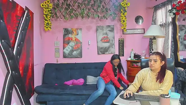 lesbiancuple Adlı Modelin Web Kamerası Şovu