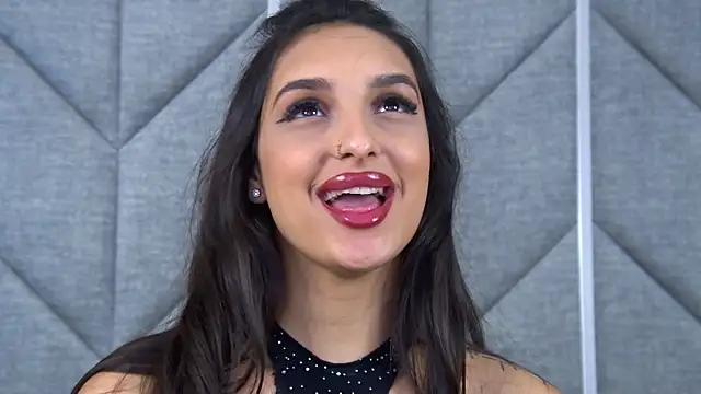 Kimberlymav Chat XXX in diretta