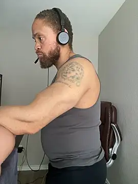 Fathero1timeのライブXXXチャット