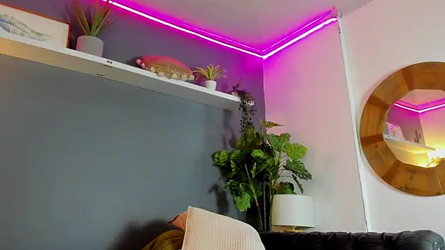 Kira_Exe_ Chat XXX in diretta