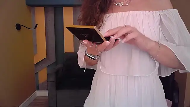 EllaLong Chat XXX live