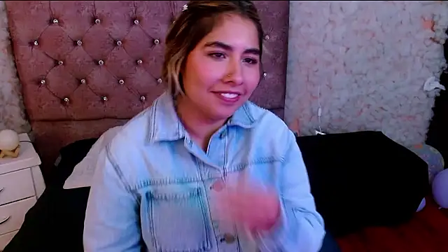 Chatroom XXX en direct de Sofiazaf_