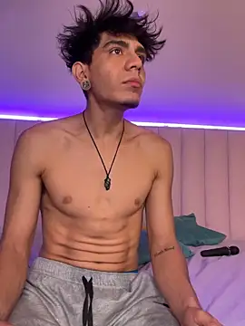 Show modela abrilandjulian na web-kameri