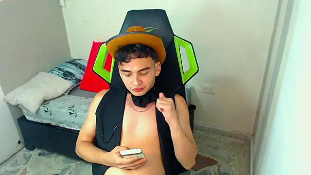 Mathias_twinkk's Webcam Show