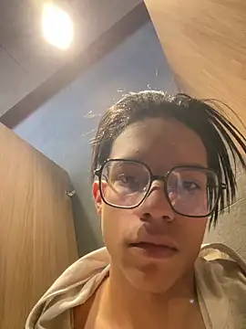 diegoand0911's Live XXX Chat