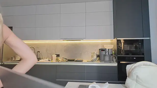 Webkamerová show HEY_KITSUNKA