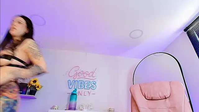 Alice_VixenのライブXXXチャット