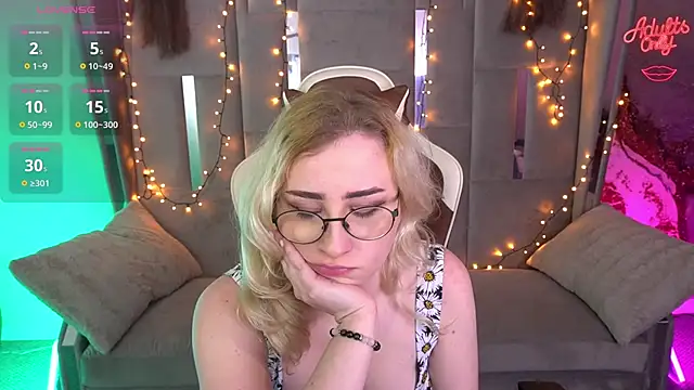 MillaLuxLove's Webcam Show