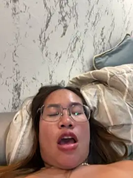 Ponthip Live XXX-chat