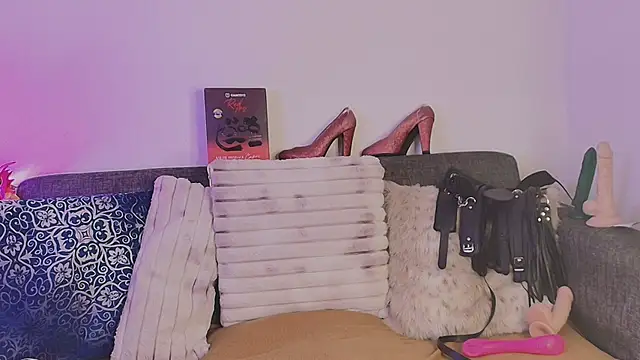 Laura_hotmilf Chat XXX live