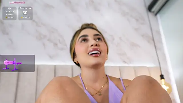 Annyy_Rosse Show in webcam