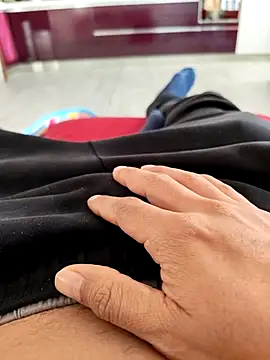 PpCharlie_8-D Webcam show