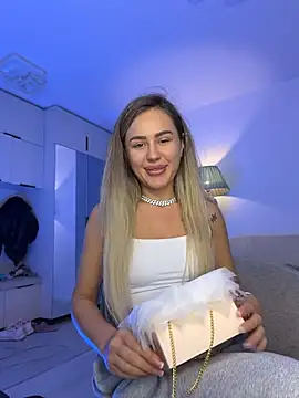 BarbieDoll13's Live XXX Chat