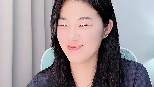 Nicole20266 即時 XXX 聊天