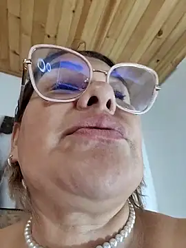 AlexxiaaMat 即時 XXX 聊天