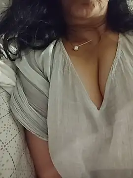 NakedMILFx Webcamshow