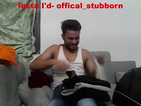 StubborndesiboyのライブXXXチャット