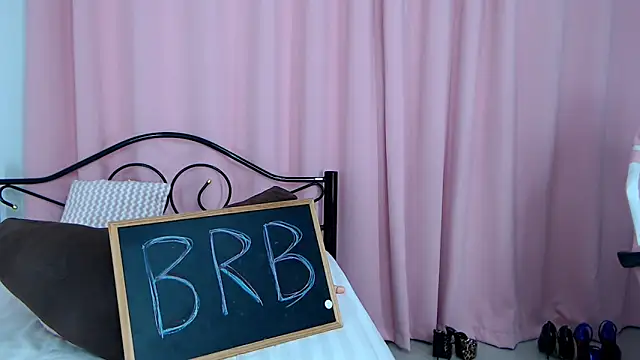 Онлайн чат XXX marleekai