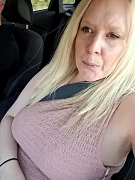 Bella_Squirts Webcamshow