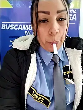 Cristal_Security-1's Live XXX Chat