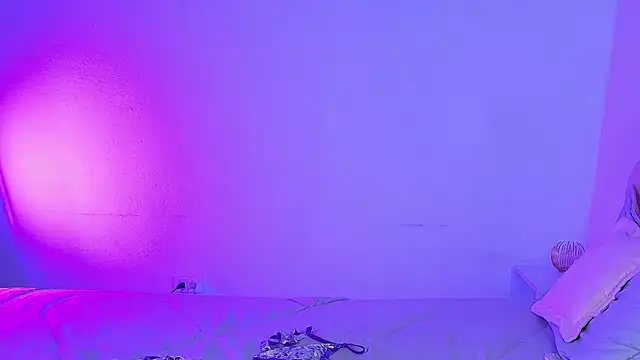 XXX chat uživo modela MiaColucci18