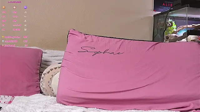 YaraAveiri's Live XXX Chat