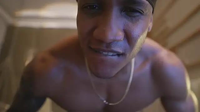 Logan_Varela's Live XXX Chat