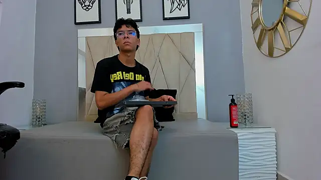 adams_bobby's Live XXX Chat