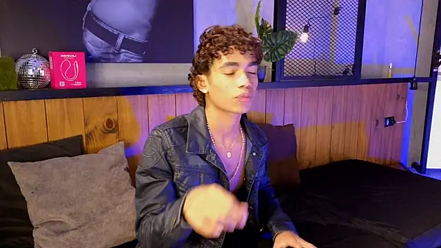 AlanCutee Webcamshow