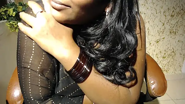 ItsMiraDesire 即時 XXX 聊天