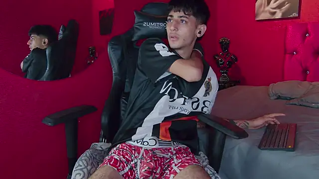 Martony_Storm élő XXX-chatje