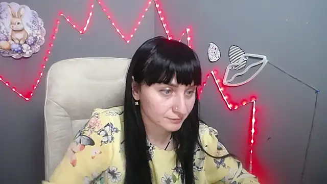 NinaFlawlees 即時 XXX 聊天