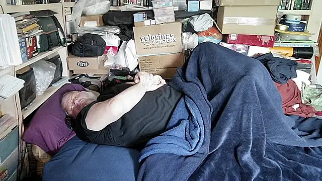 hadeszeuss2's Live XXX Chat