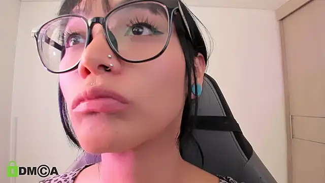 alice-rausing's Live XXX Chat