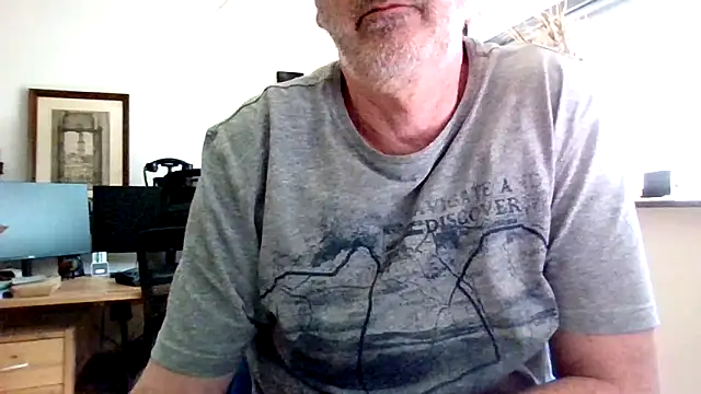 HotLucas66 webcam show