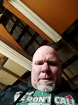 Reddog833 Show Webcam