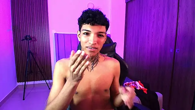 im_Usuga's Live XXX Chat