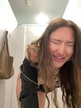 Sembang XXX Secara Langsung SaintSquirt