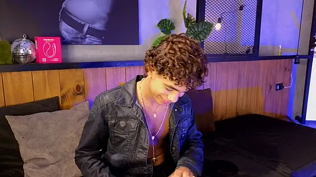 AlanCutee 即時 XXX 聊天