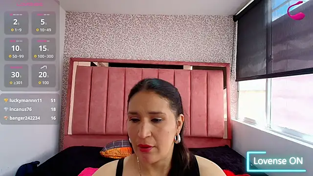 Barbara_fox__ élő XXX-chatje