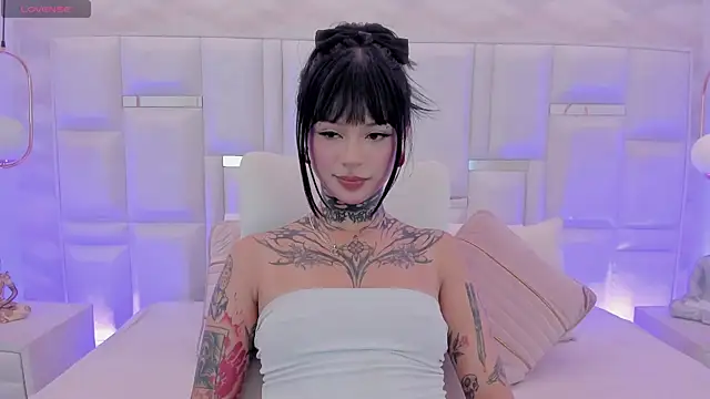 Živý XXX chat doll__bella