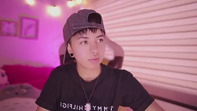 tommy_blue's Live XXX Chat