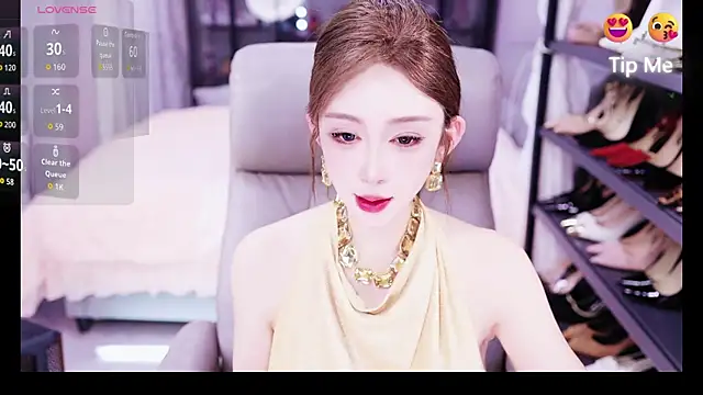 Chat XXX en directo de Liora-