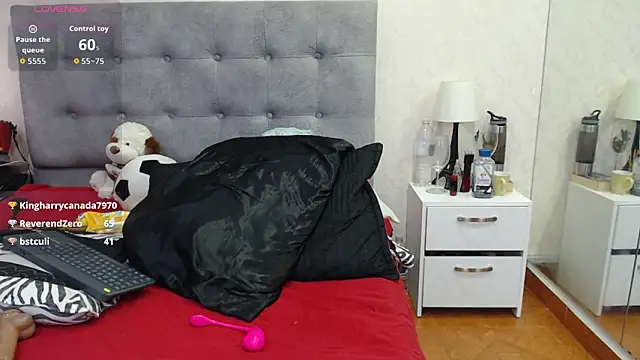 ScarlettGreen_'s Live XXX Chat