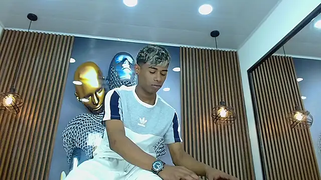 XXX chat uživo modela LuckyBluex