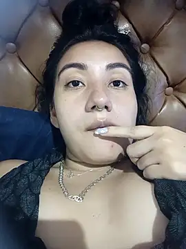 Chatroom XXX en direct de Hellen_Alex