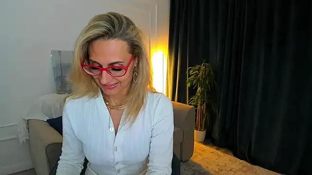 MuseOfStage's Live XXX Chat