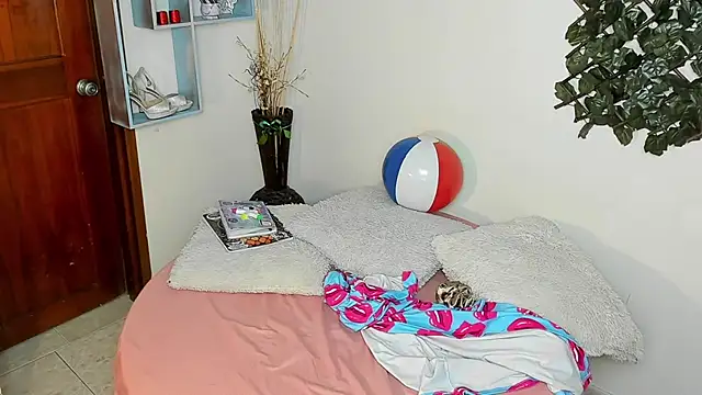 DestinyHills Chat XXX in diretta